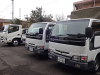 トラック／幌付きトラック